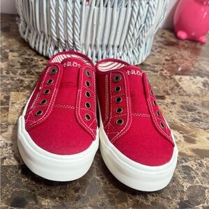 New Taos Footwear EZ Soul Red Women's Sneakers Sz 6.5